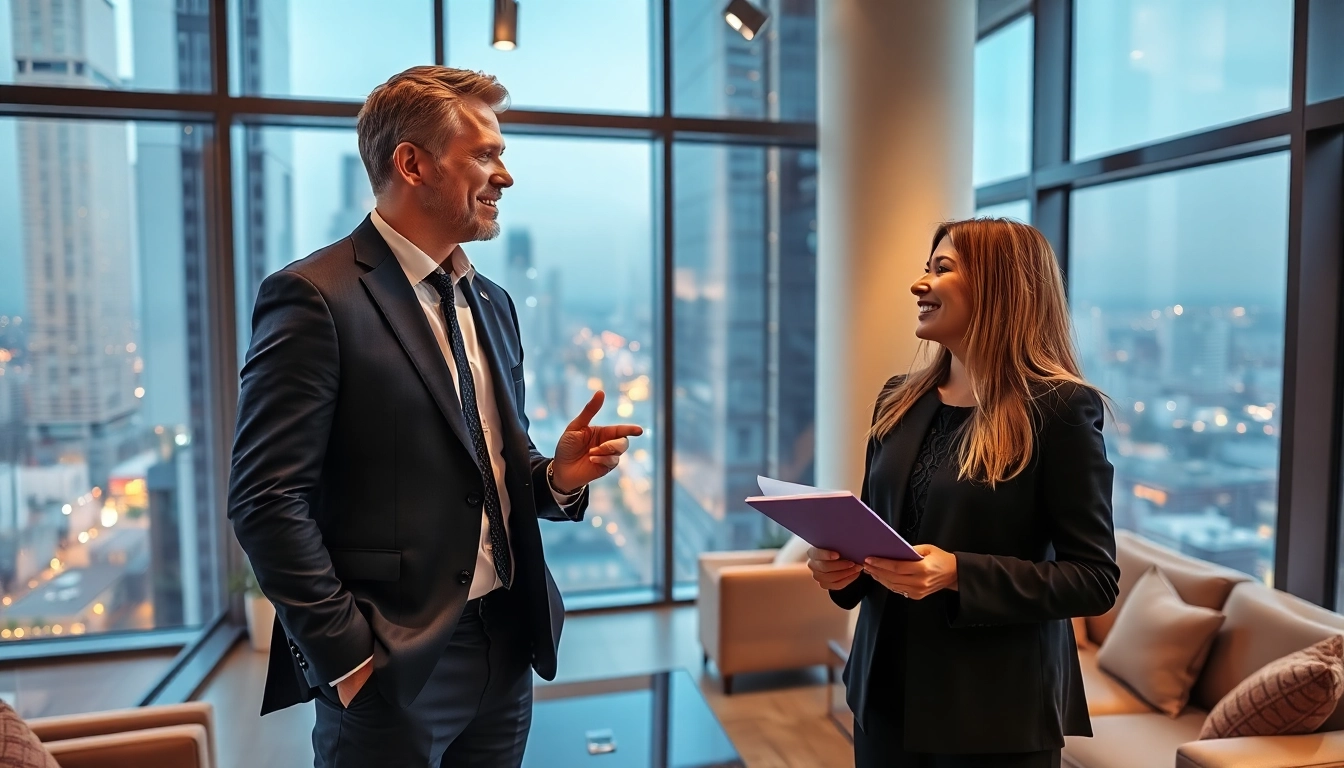 Achat d'appartements neufs avec un agent immobilier dans un cadre urbain moderne.